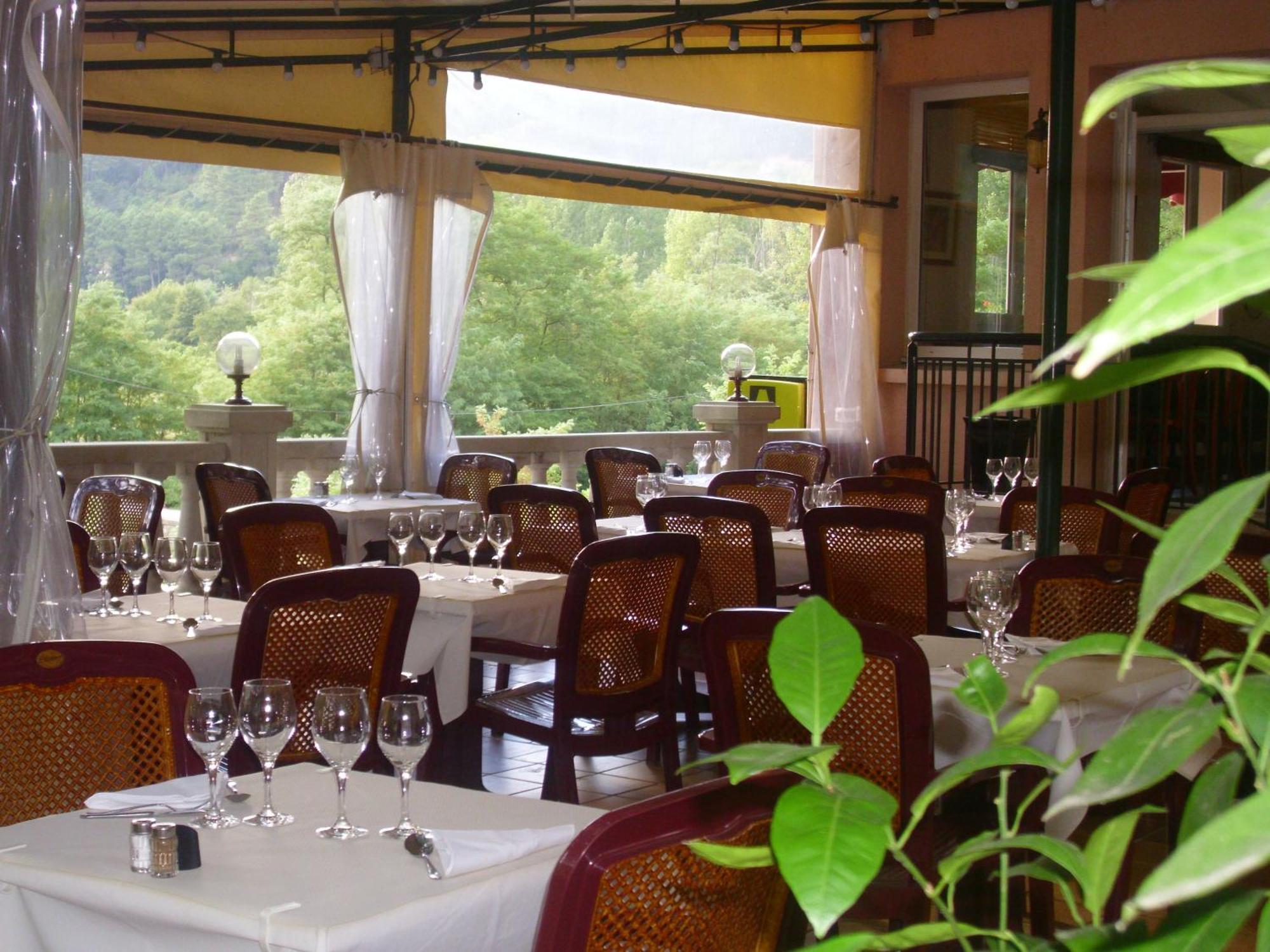 Logis Hotel Restaurant La Corniche Des Cevennes Saint-Jean-du-Gard Buitenkant foto