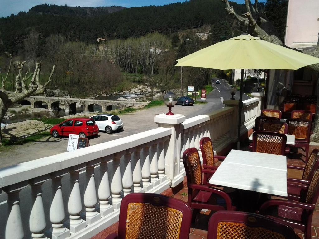 Logis Hotel Restaurant La Corniche Des Cevennes Saint-Jean-du-Gard Buitenkant foto